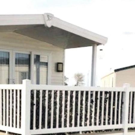 Beautiful Spacious Holiday Home - Romney Sands New Romney Bagian luar foto