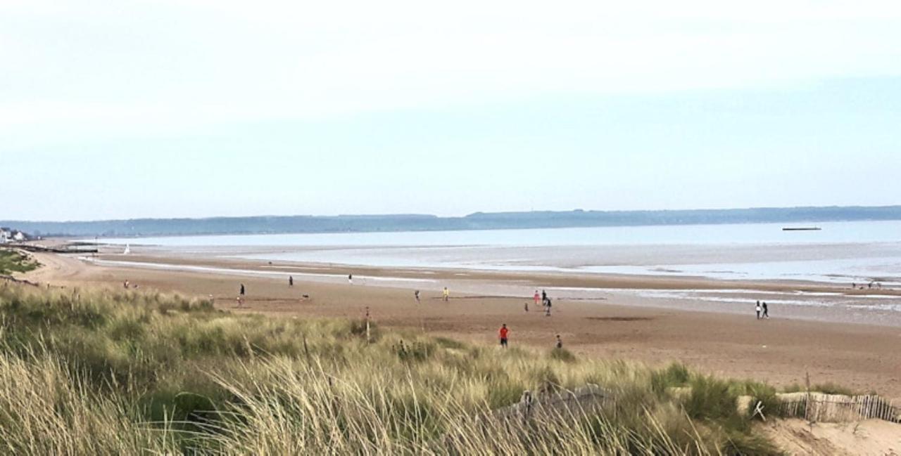Beautiful Spacious Holiday Home - Romney Sands New Romney Bagian luar foto